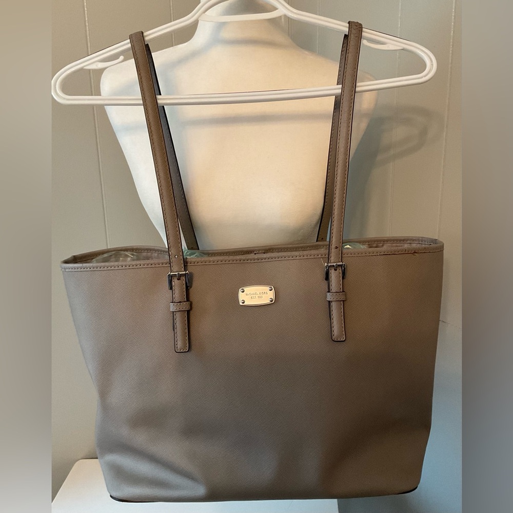 Michael Kors Jet SetTravel Tote